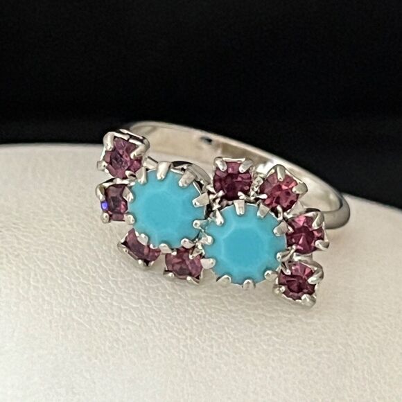 Vintage Costume Ring Silver Tone Prong Set Rhinestones Mid Century Modern 4J - Picture 6 of 6